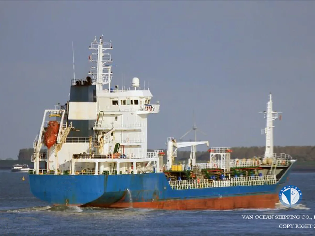 Oil/Chemical tanker for sale