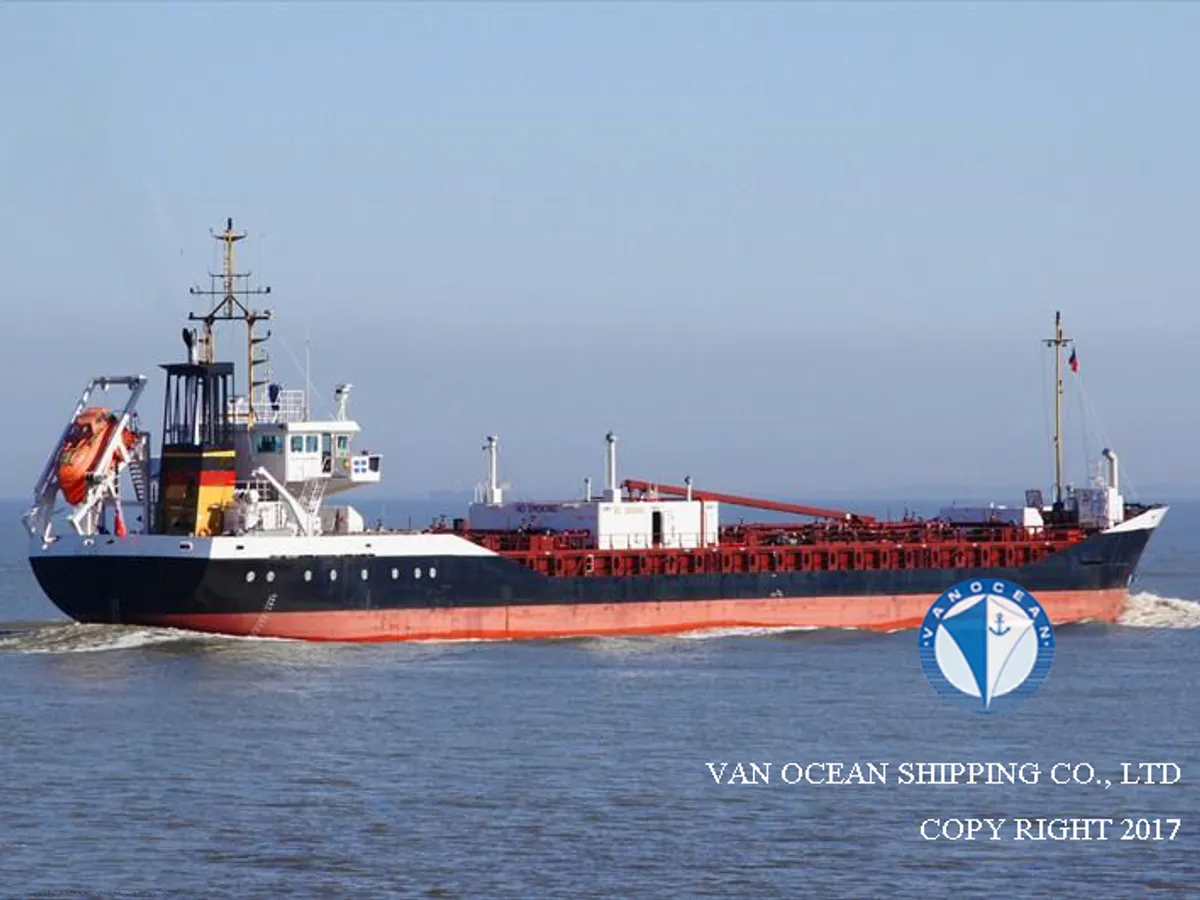 Oil/Chemical tanker for sale