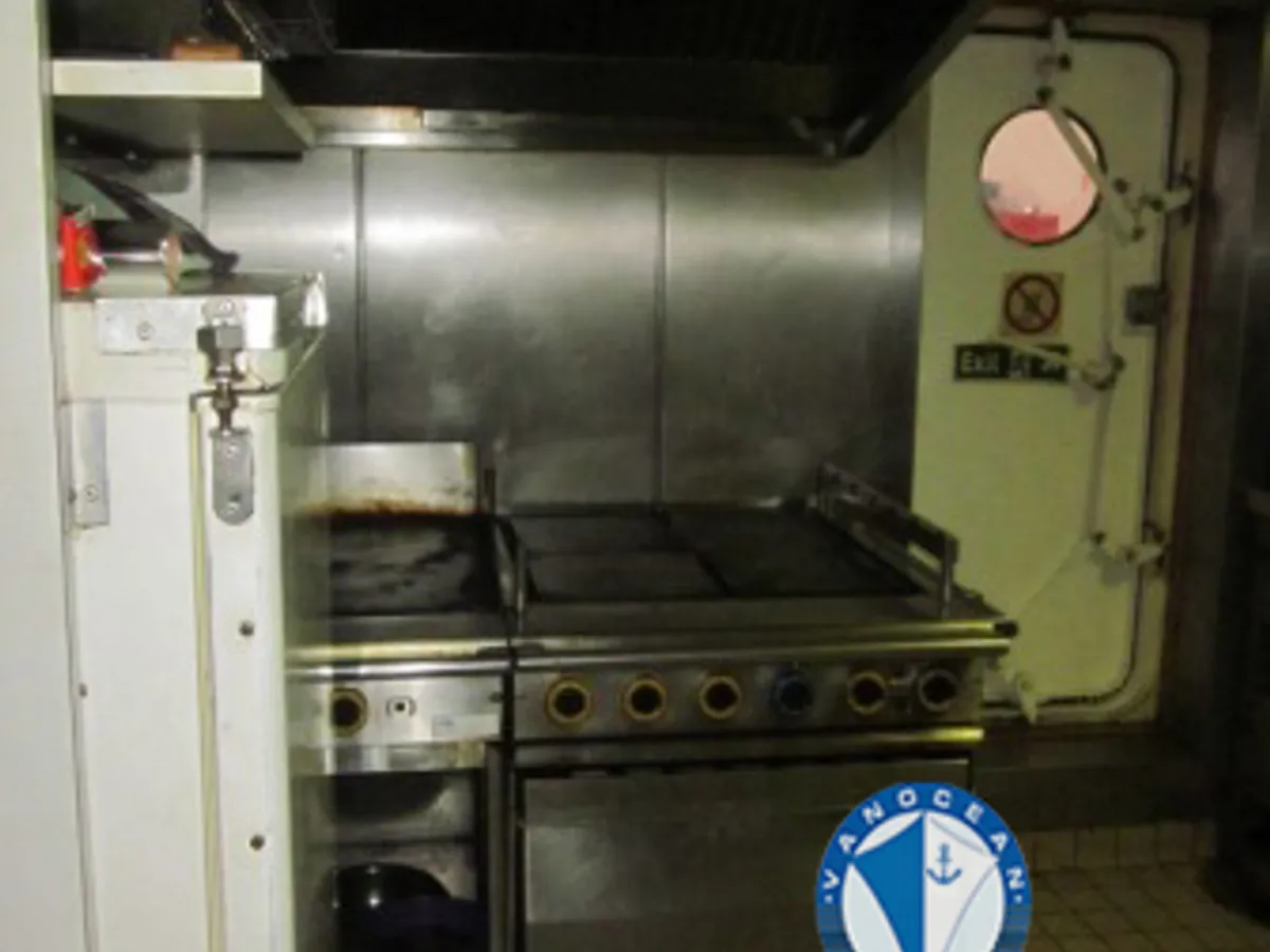Oil/Chemical tanker for sale