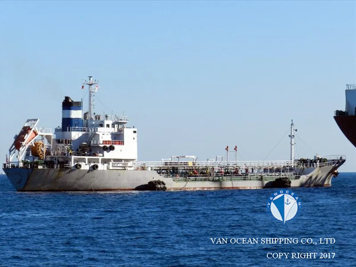Oil/Chemical tanker for sale