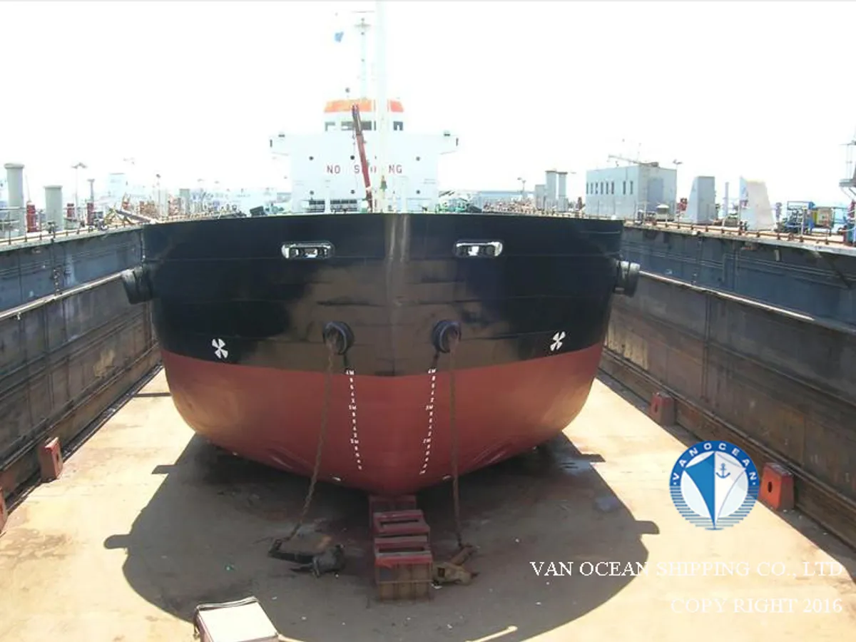 Oil/Chemical tanker for sale