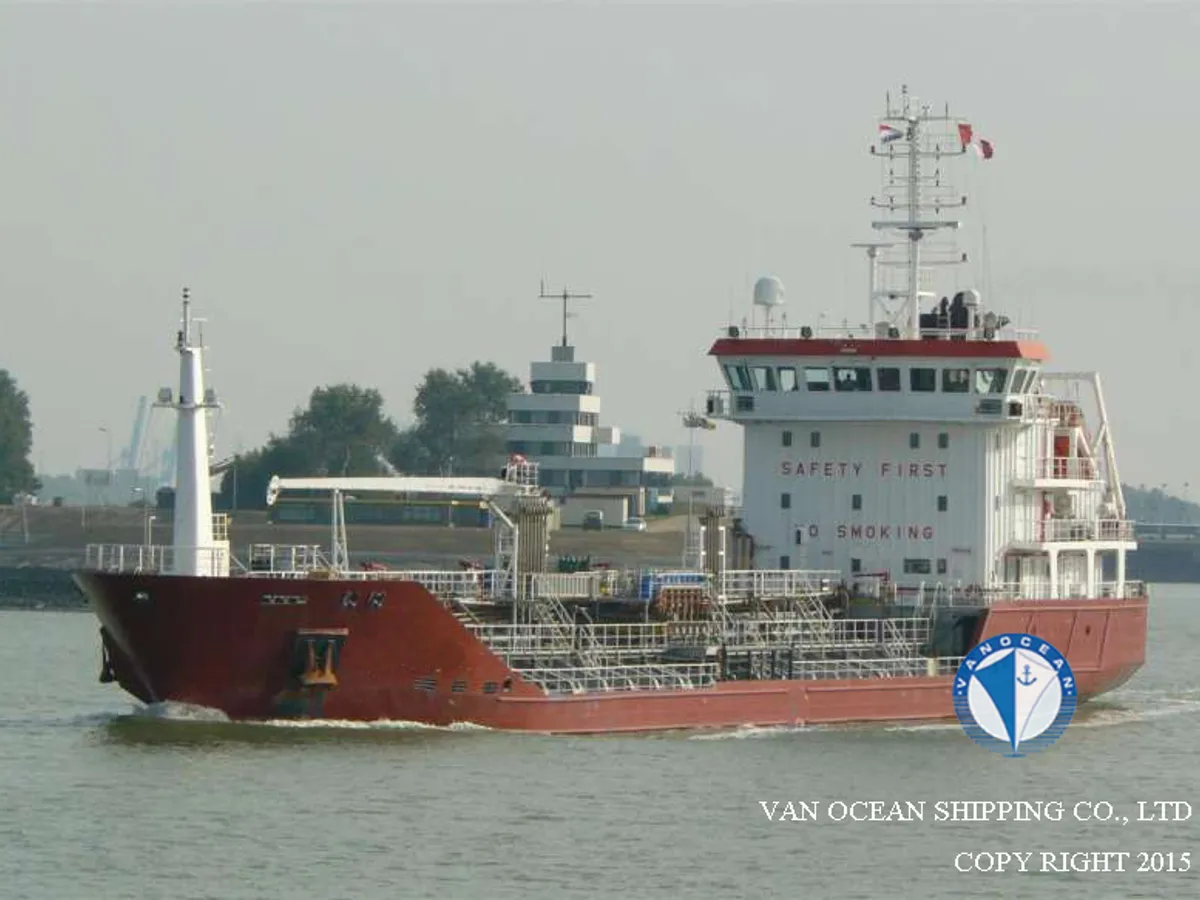 Oil/Chemical tanker for sale
