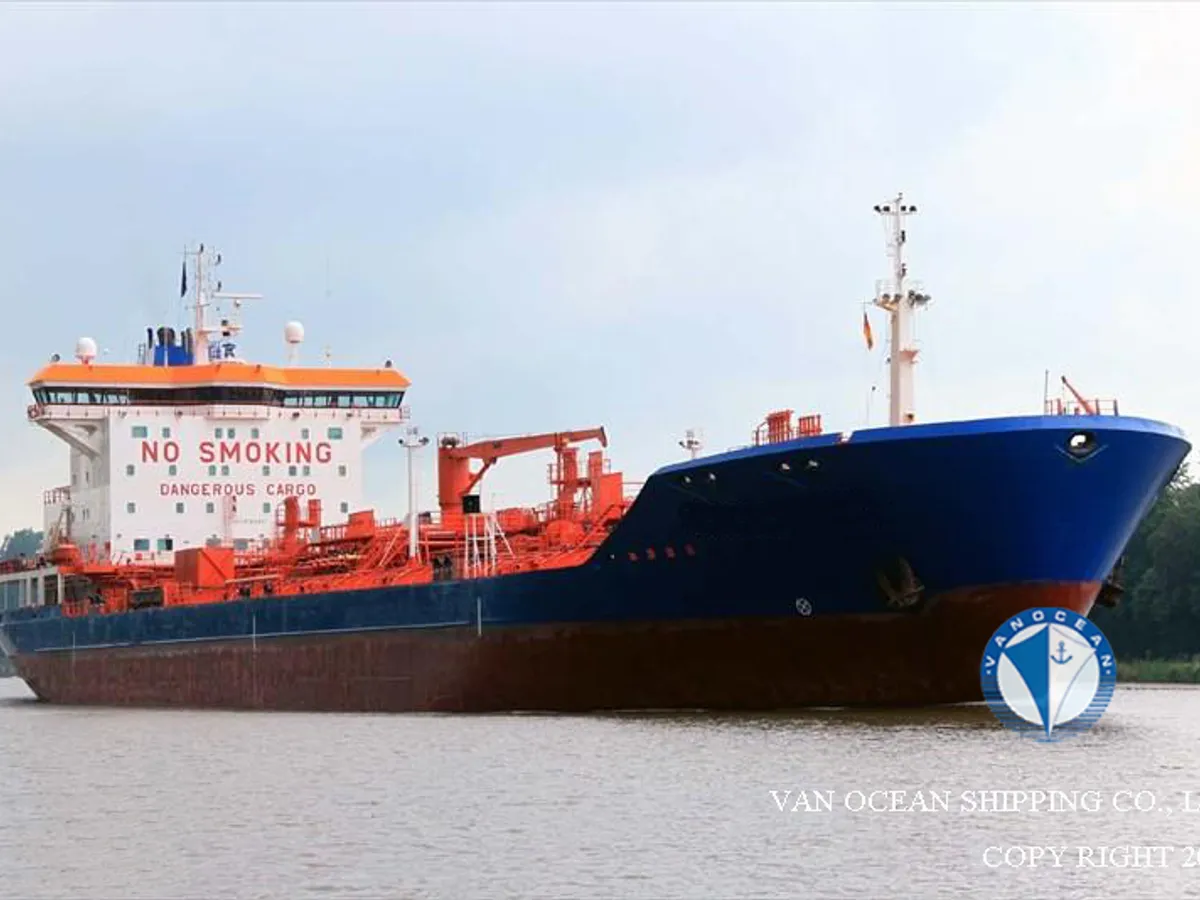 Oil/Chemical tanker for sale
