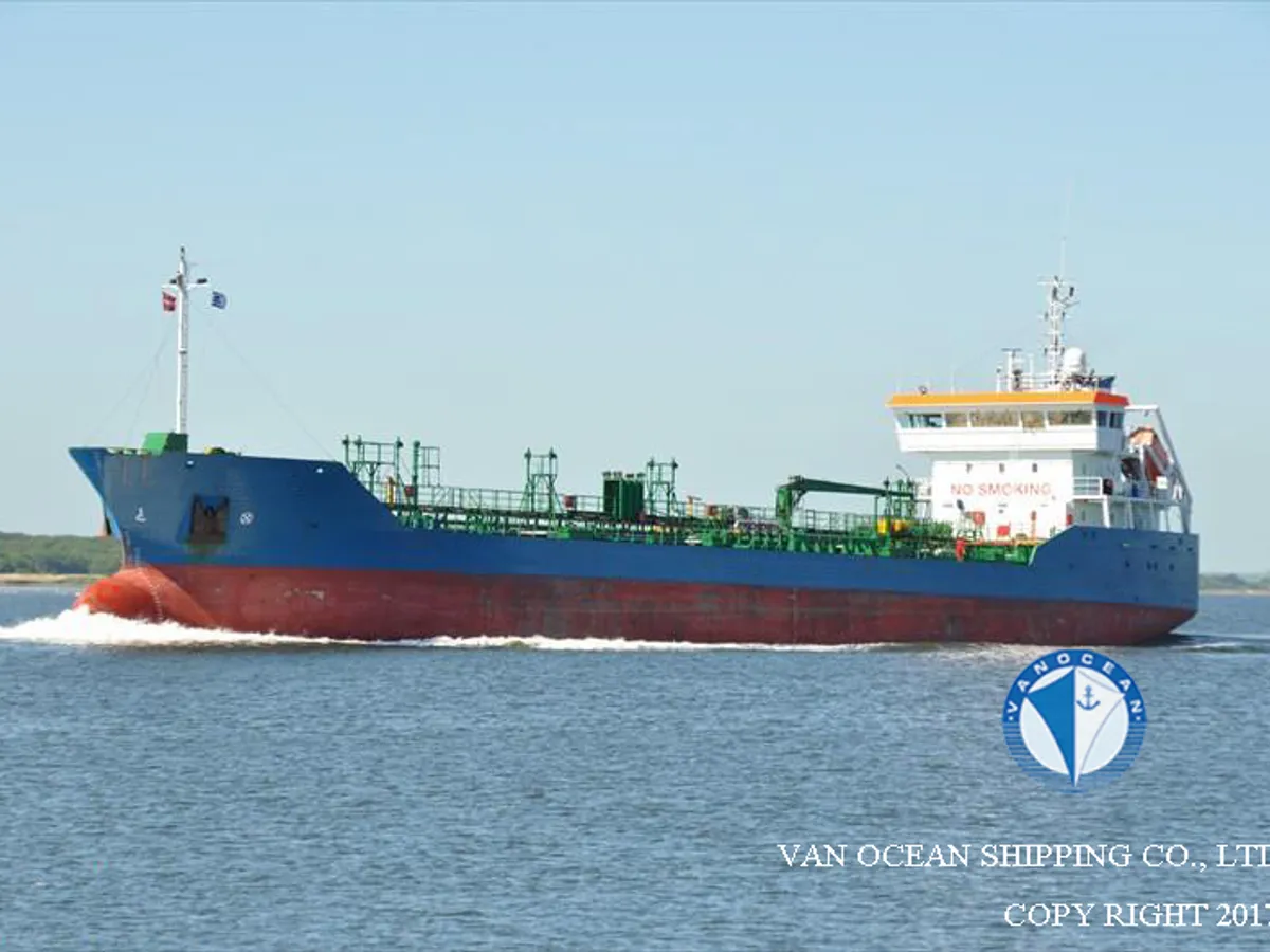 Oil/Chemical tanker for sale