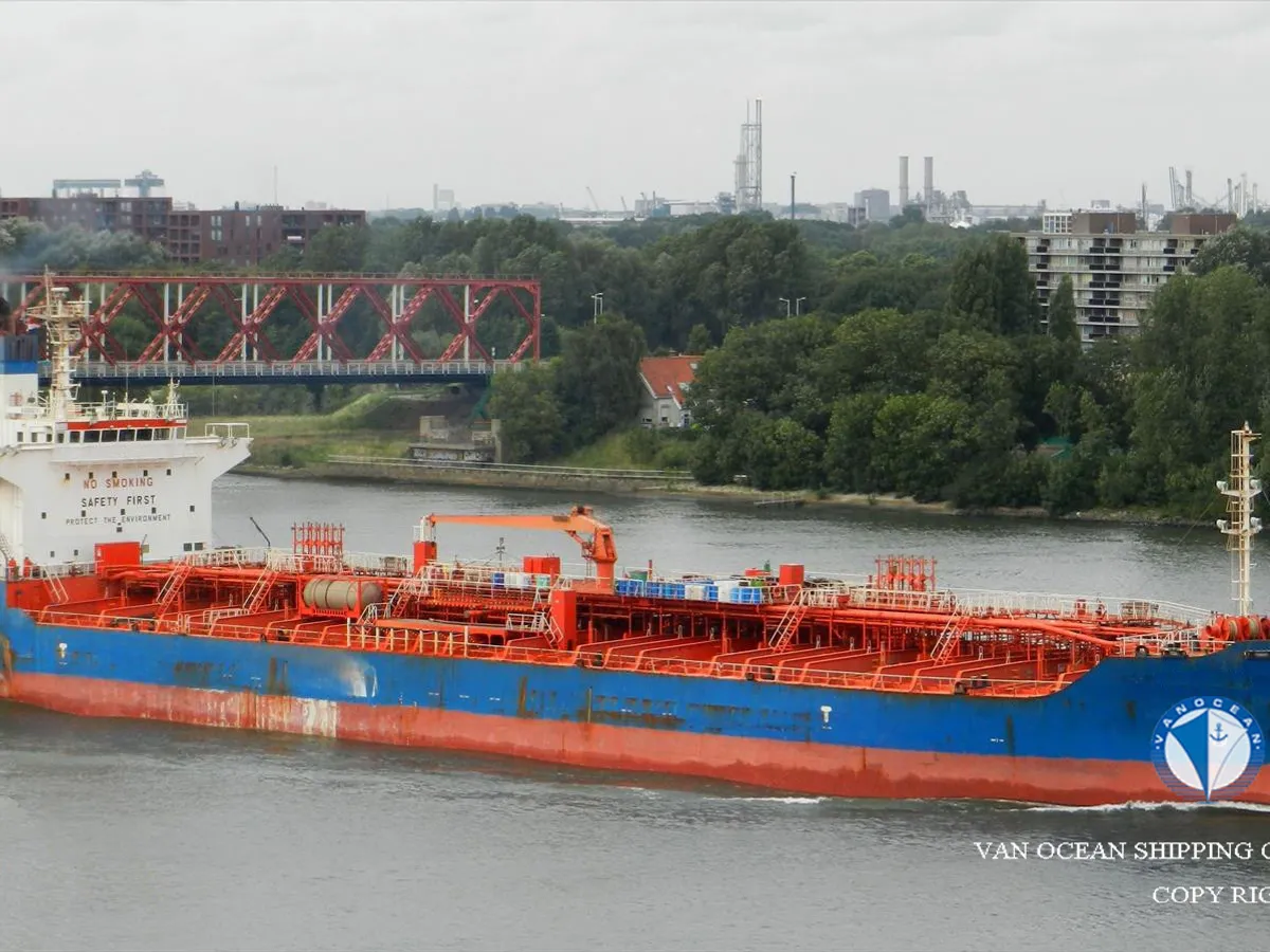Oil/Chemical tanker for sale