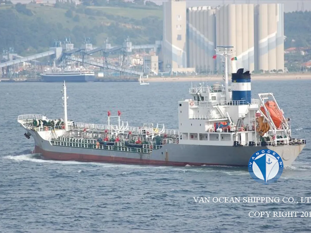 Oil/Chemical tanker for sale