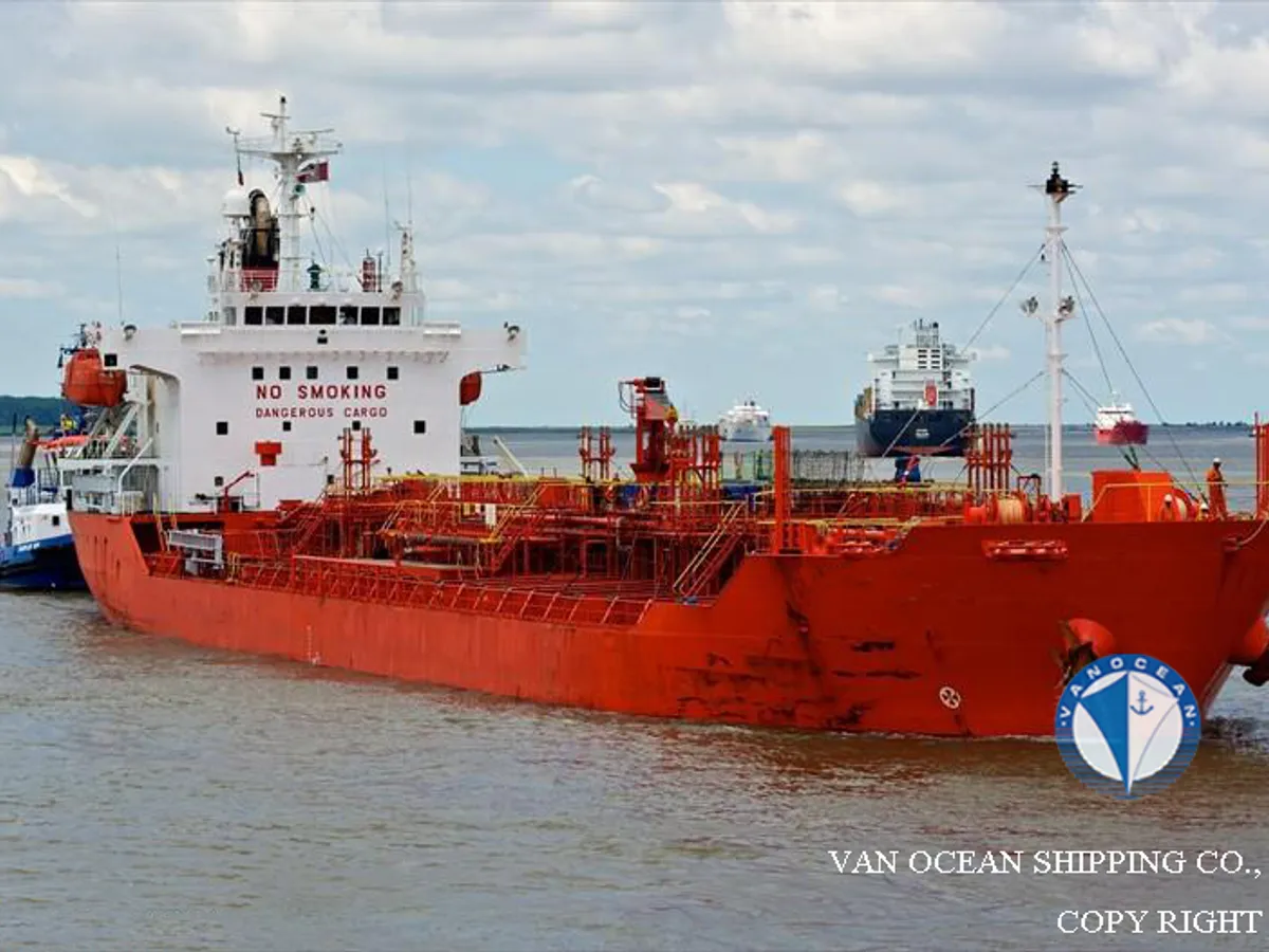 Oil/Chemical tanker for sale