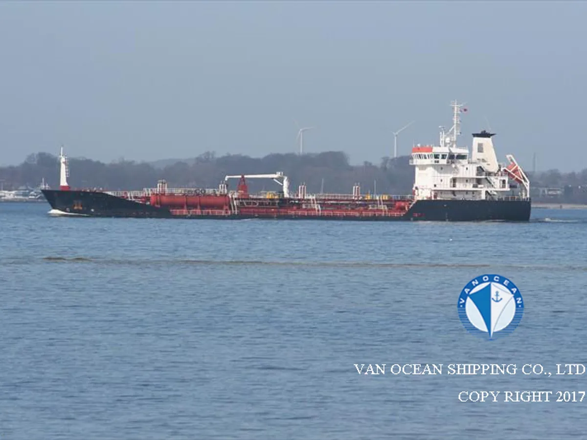 Oil/Chemical tanker for sale