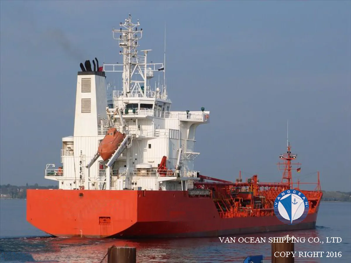 Oil/Chemical tanker for sale