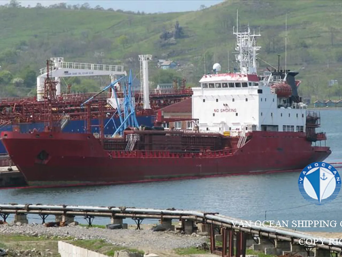 Oil/Chemical tanker for sale