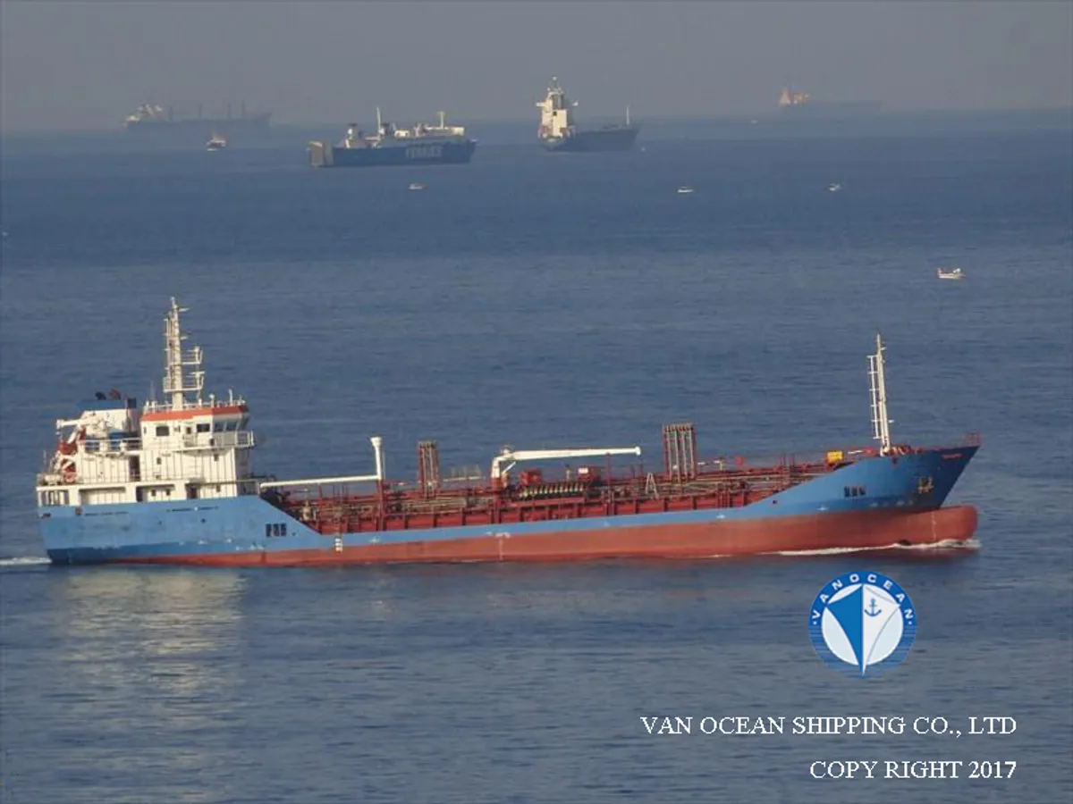 Oil/Chemical tanker for sale