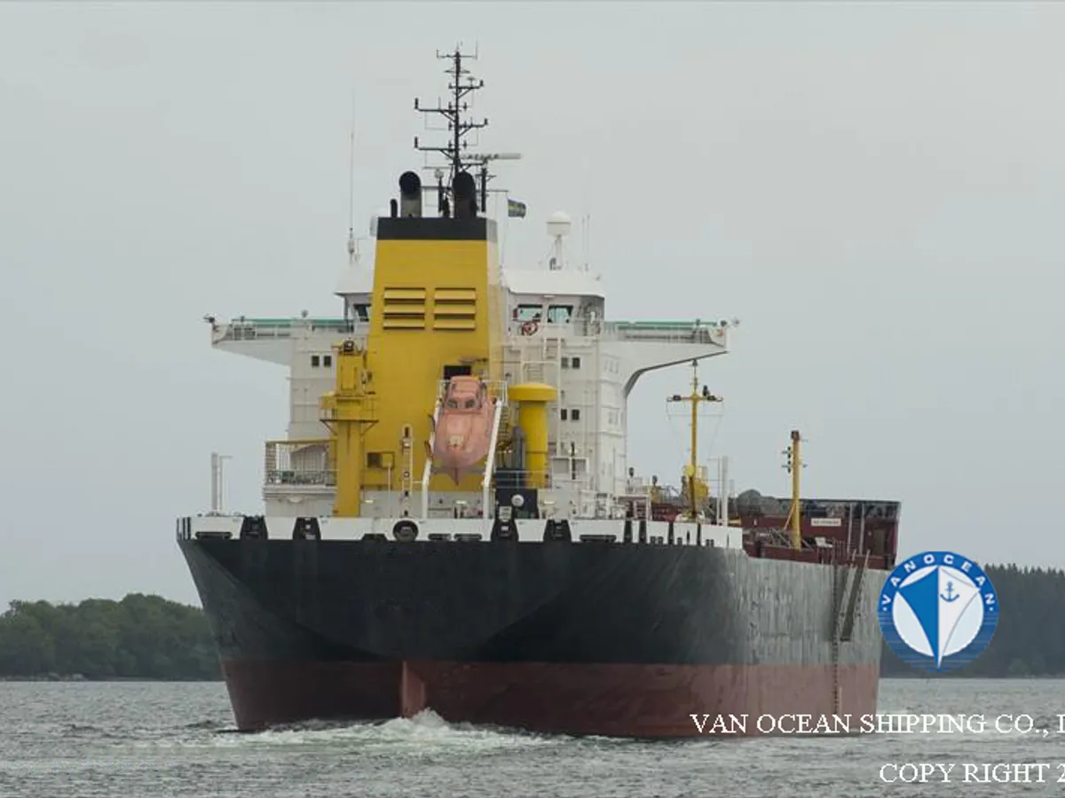 Oil/Chemical tanker for sale