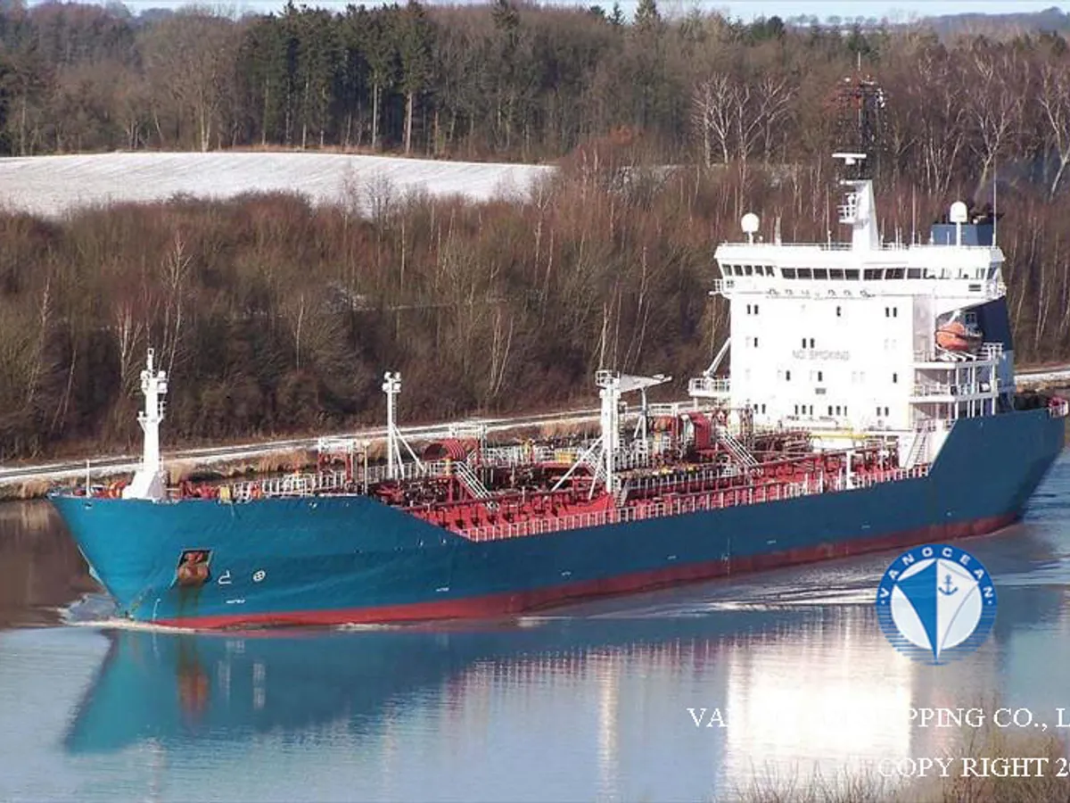 Oil/Chemical tanker for sale