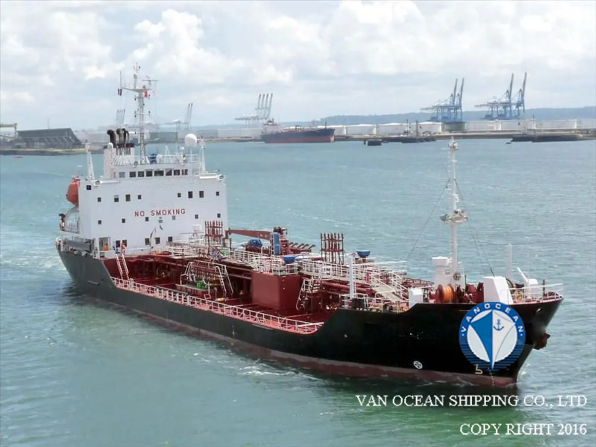 Oil/Chemical tanker for sale