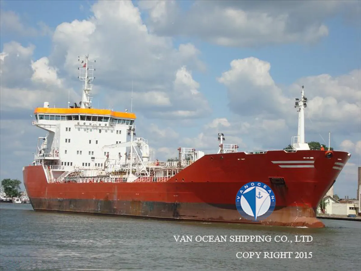 Oil/Chemical tanker for sale
