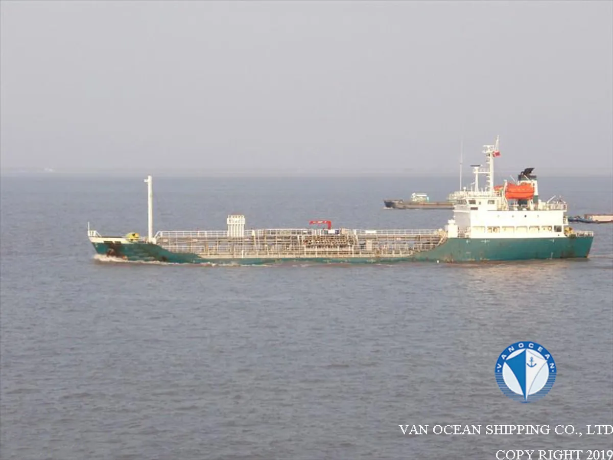 Oil/Chemical tanker for sale