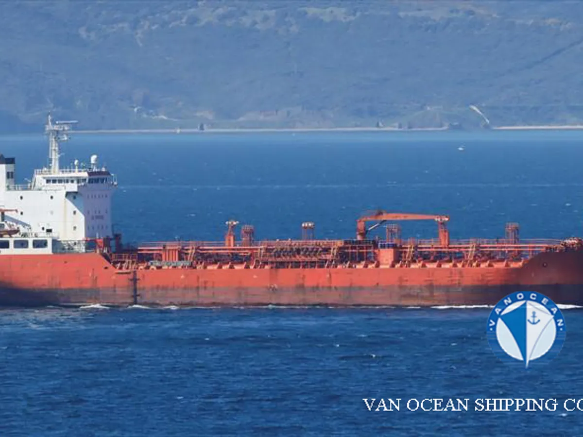 Oil/Chemical tanker for sale