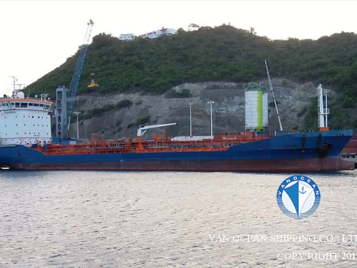 Oil/Chemical tanker for sale