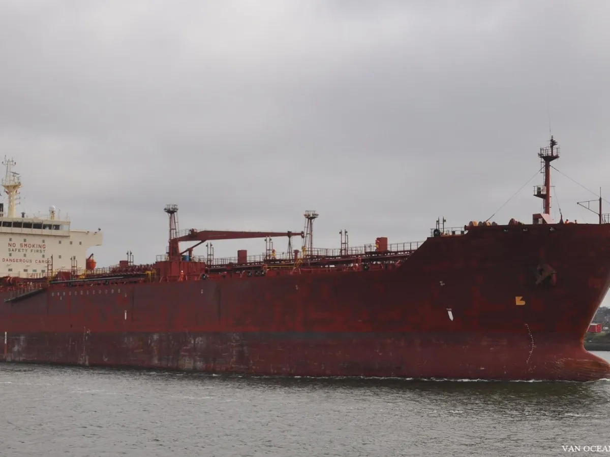 Oil/Chemical tanker for sale