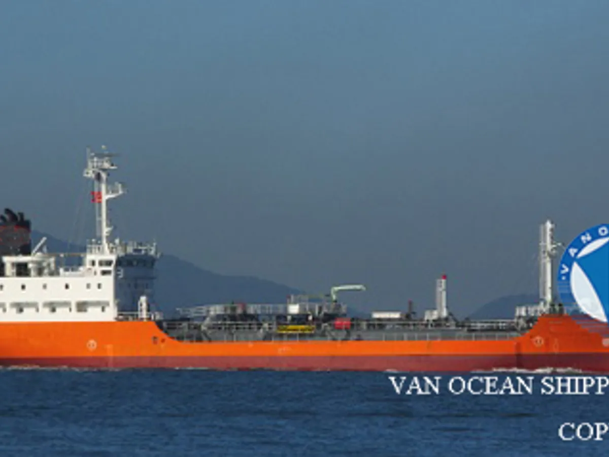 Oil/Chemical tanker for sale