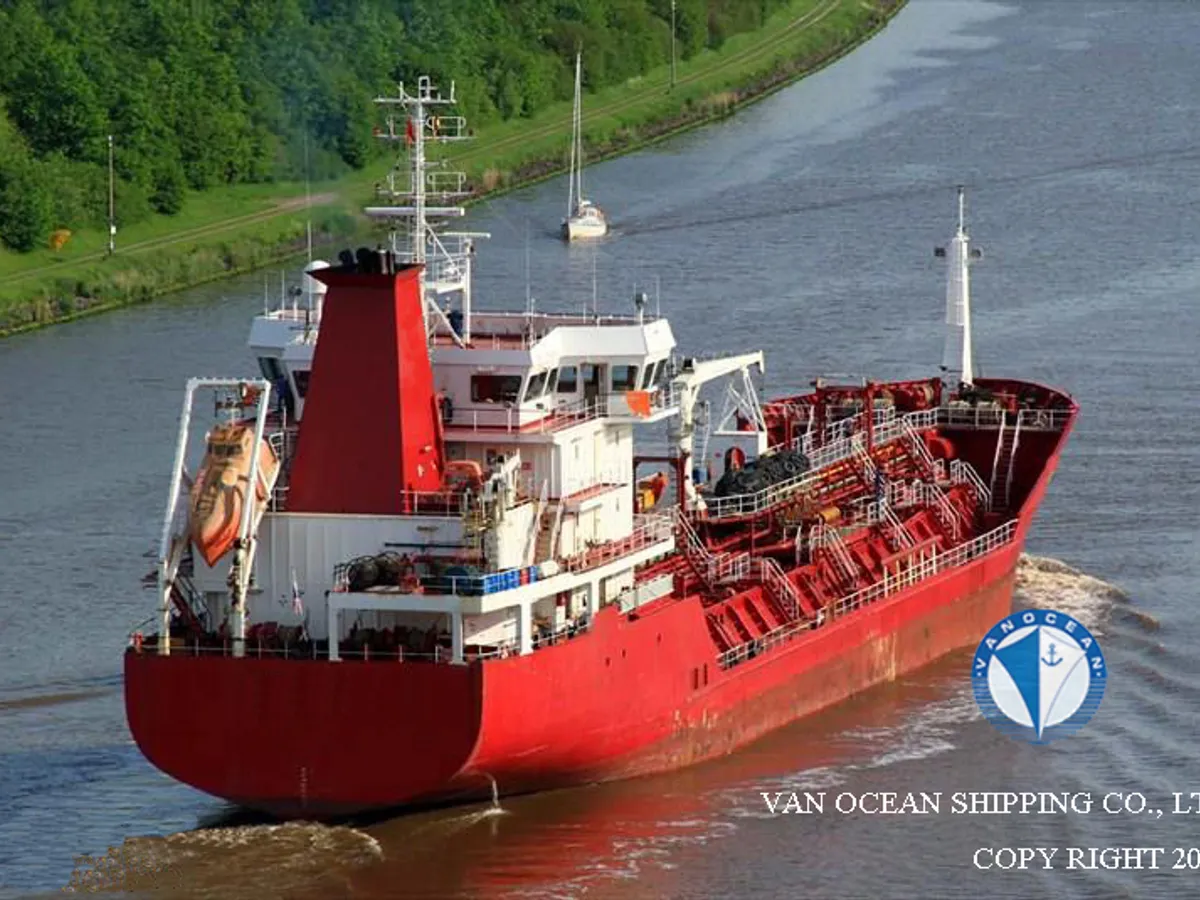 Oil/Chemical tanker for sale