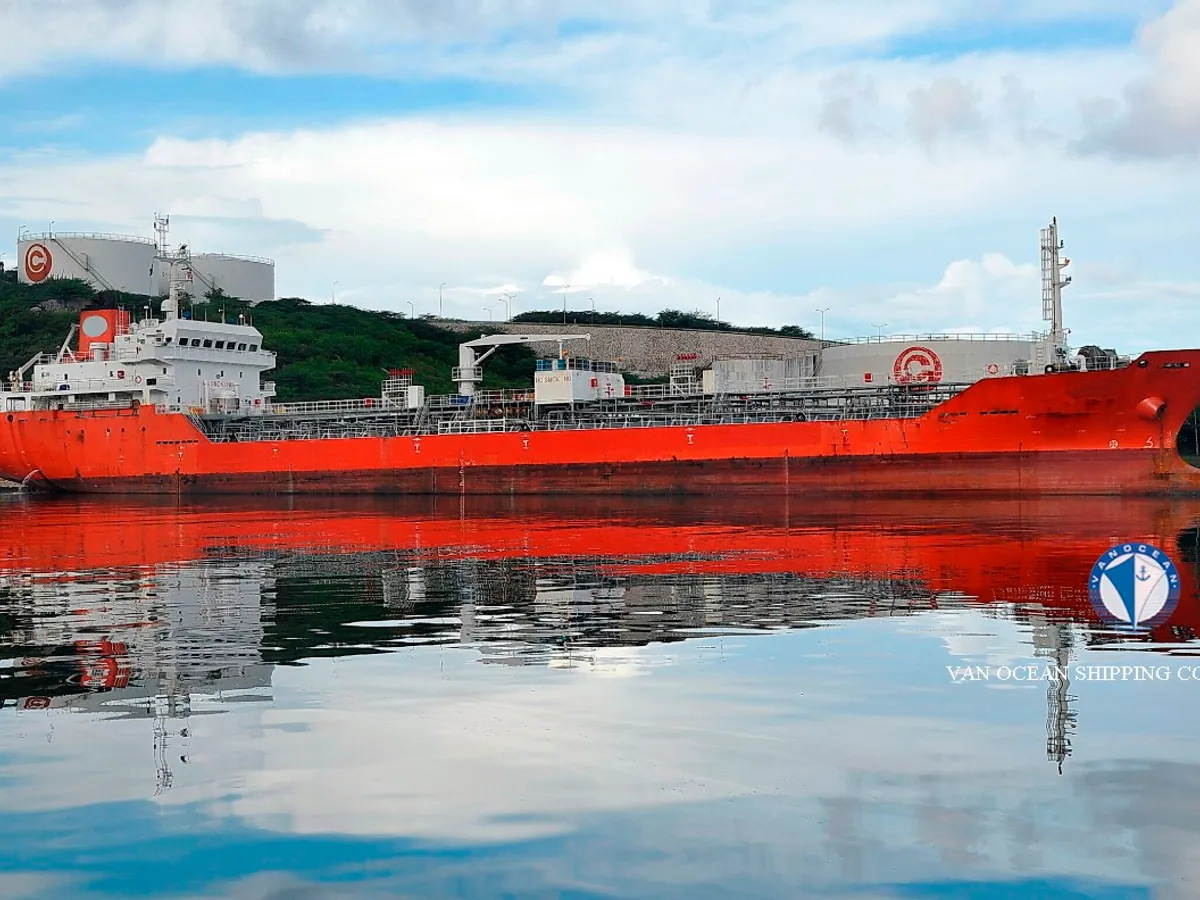 Oil/Chemical tanker for sale
