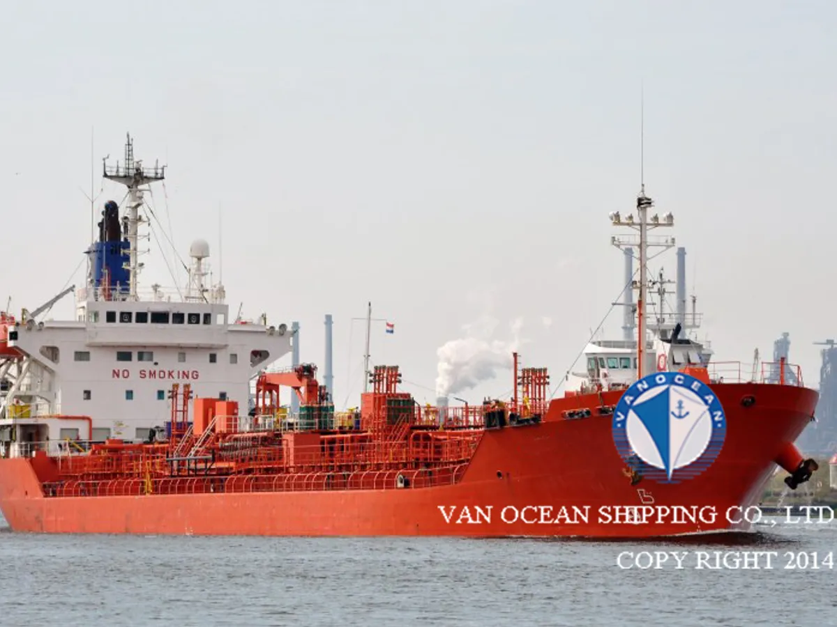 Oil/Chemical tanker for sale