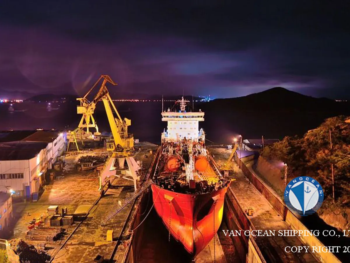 Oil/Chemical tanker for sale