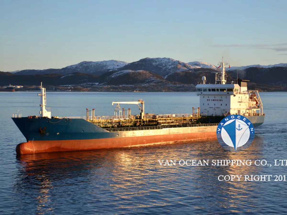 Oil/Chemical tanker for sale