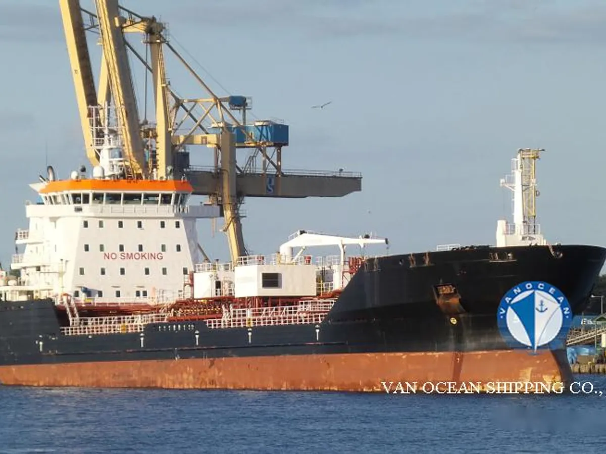 Oil/Chemical tanker for sale