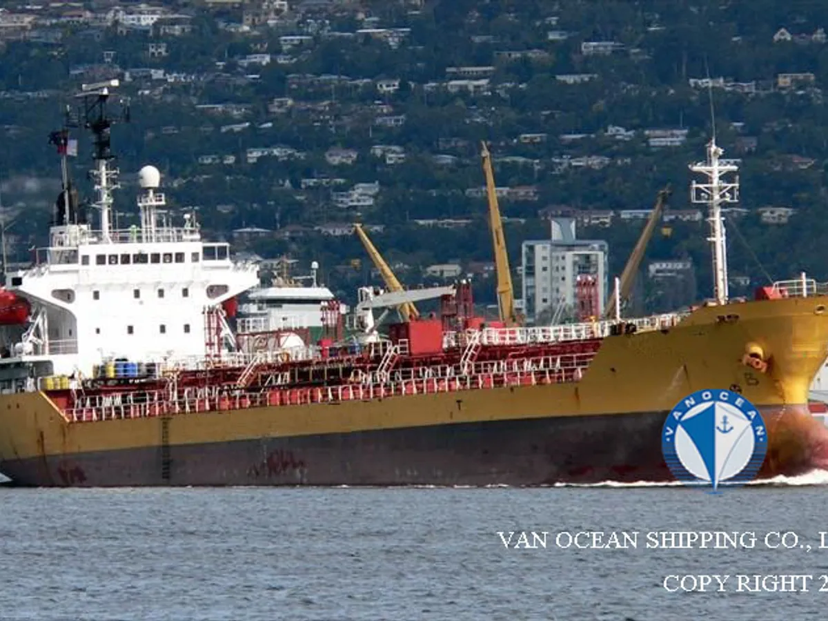 Oil/Chemical tanker for sale