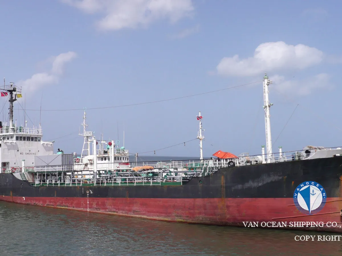 Oil/Chemical tanker for sale