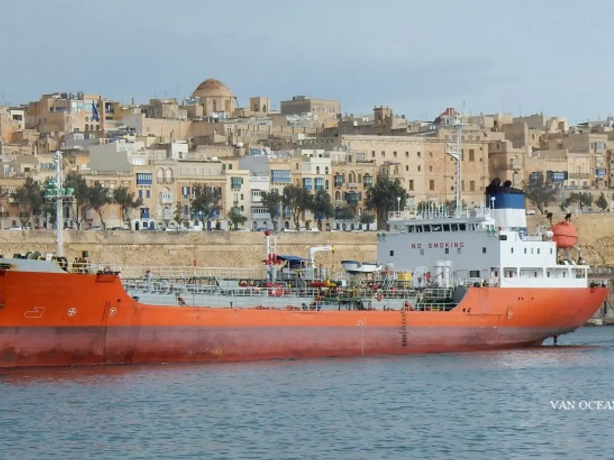Oil/Chemical tanker for sale