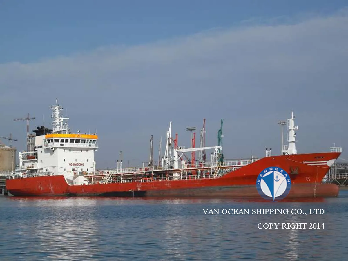 Oil/Chemical tanker for sale