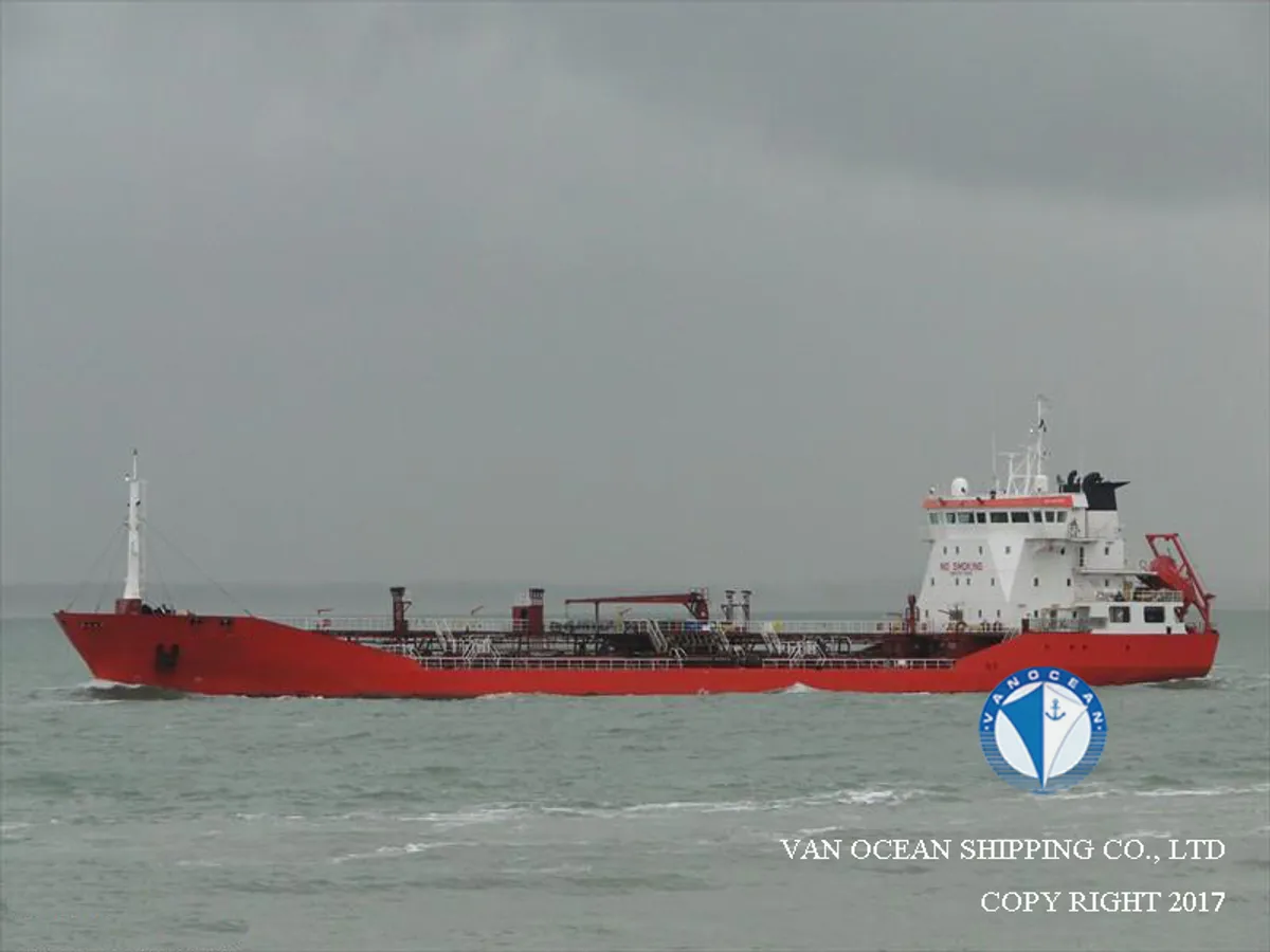 Oil/Chemical tanker for sale