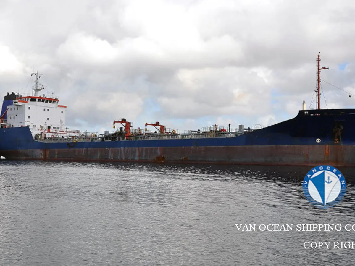 Oil/Chemical tanker for sale