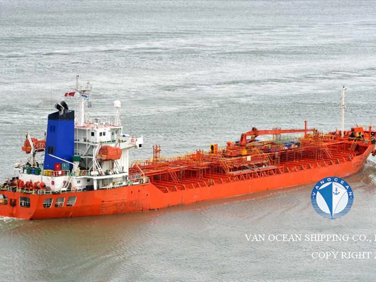 Oil/Chemical tanker for sale