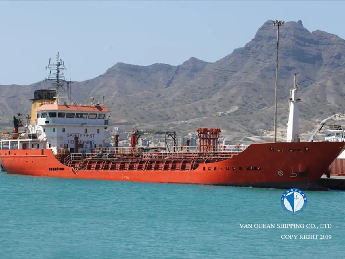 Oil/Chemical tanker for sale