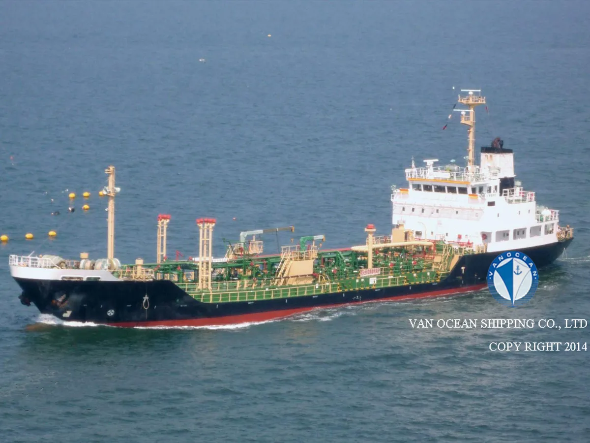 Oil/Chemical tanker for sale