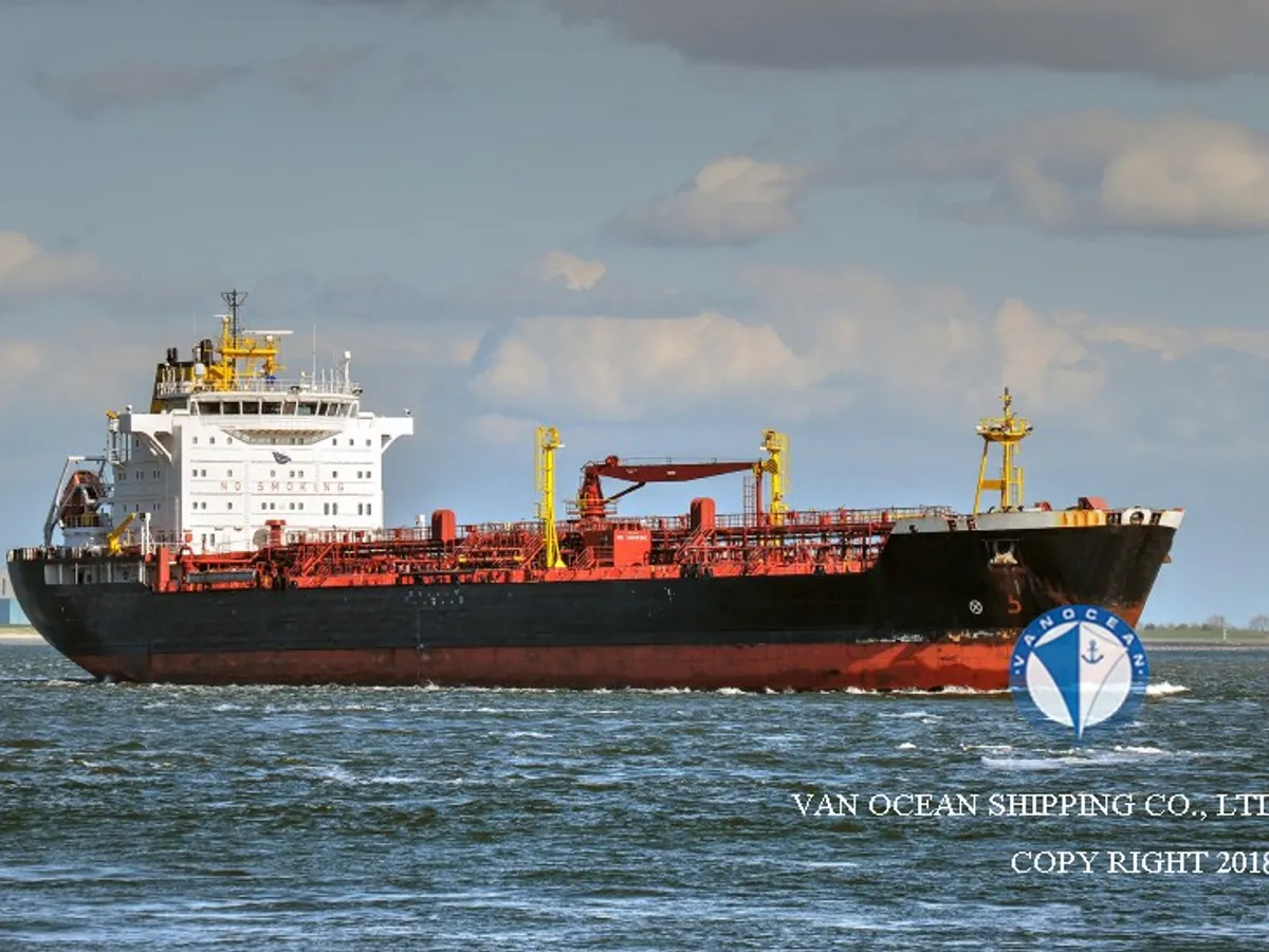 Oil/Chemical tanker for sale