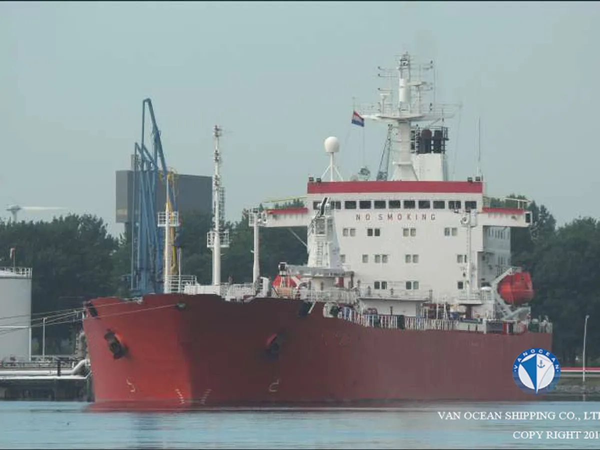 Oil/Chemical tanker for sale