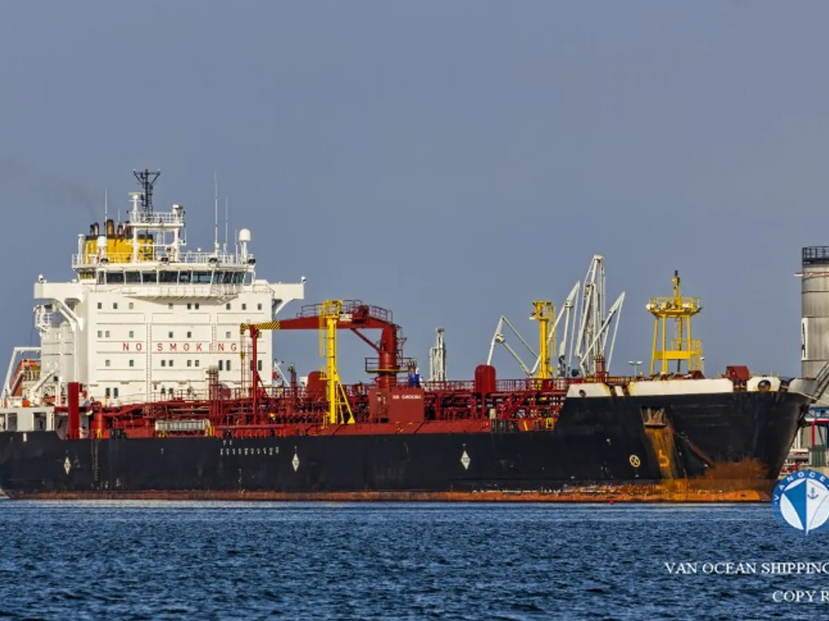 Oil/Chemical tanker for sale