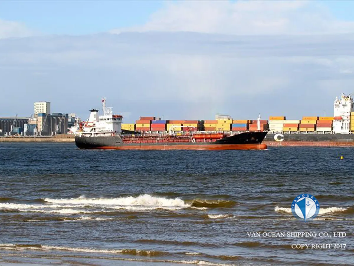 Oil/Chemical tanker for sale