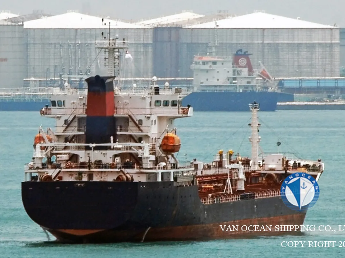 Oil/Chemical tanker for sale