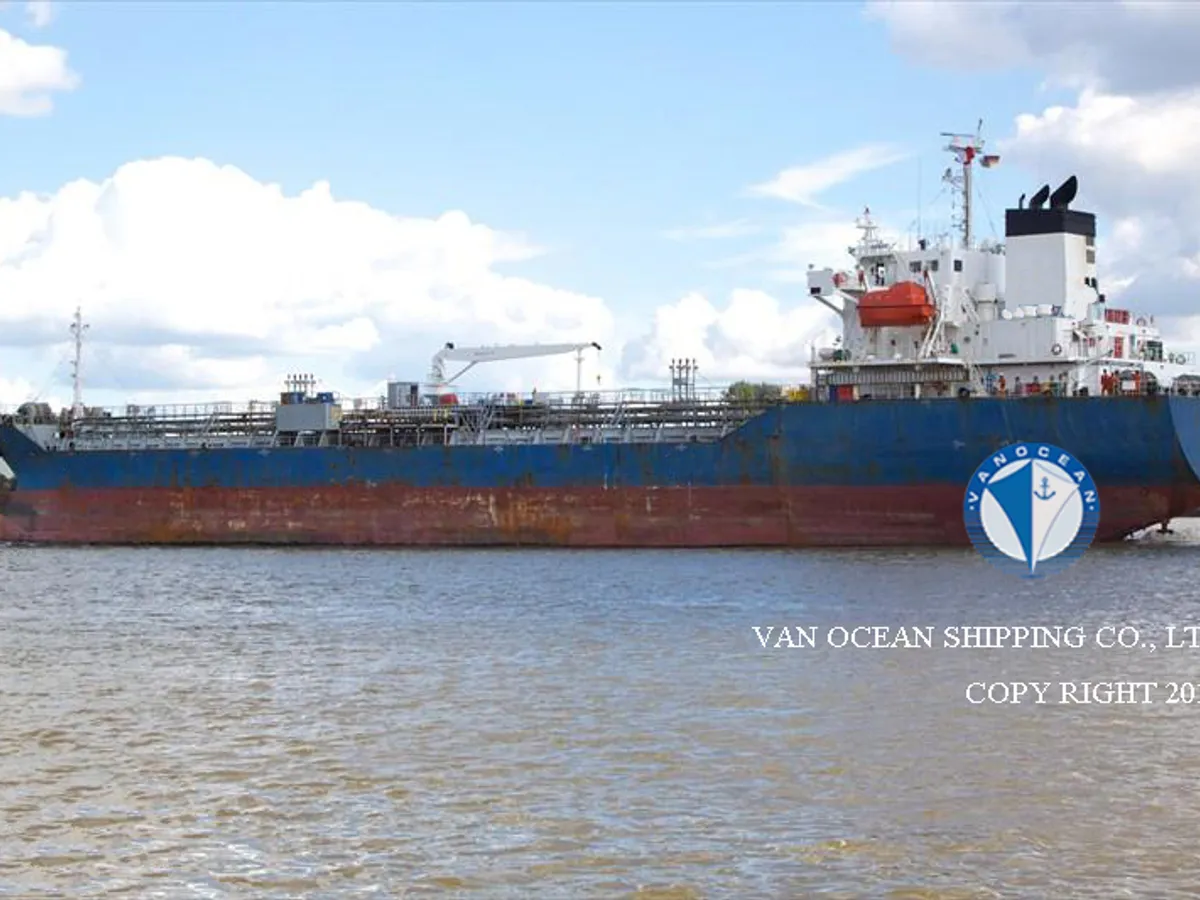 Oil/Chemical tanker for sale
