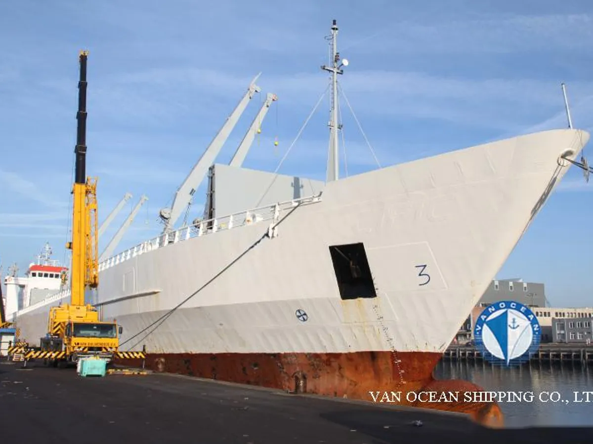 Reefer ship for sale