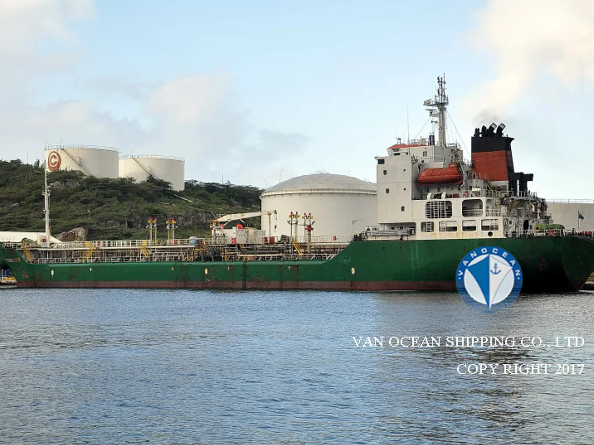 Oil/Chemical tanker for sale