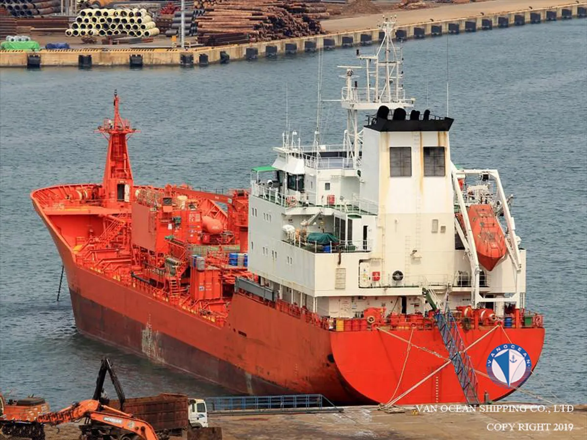 Oil/Chemical tanker for sale