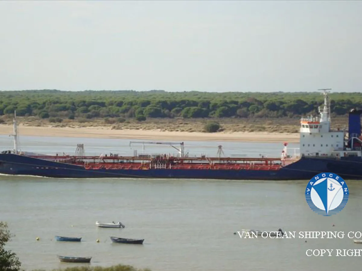 Oil/Chemical tanker for sale