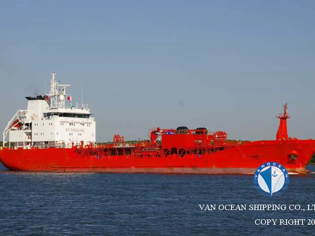 Oil/Chemical tanker for sale
